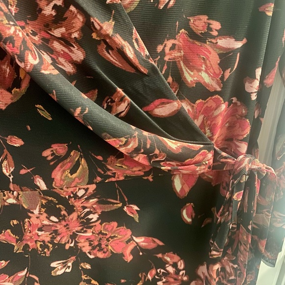 Anne Klein Wrap Style Dress - Picture 7 of 8